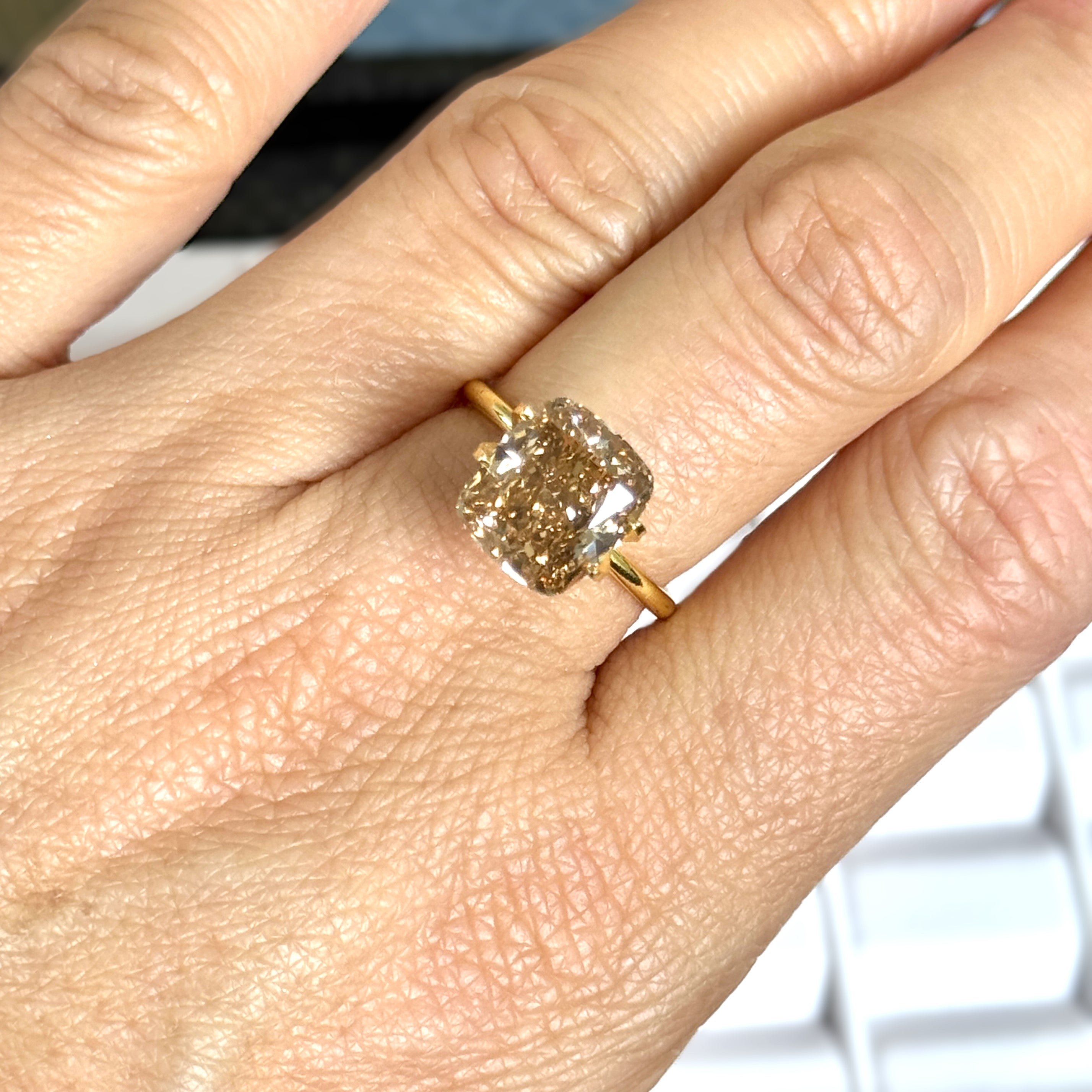 Champagne Diamond 4.61ct Cushion VS1