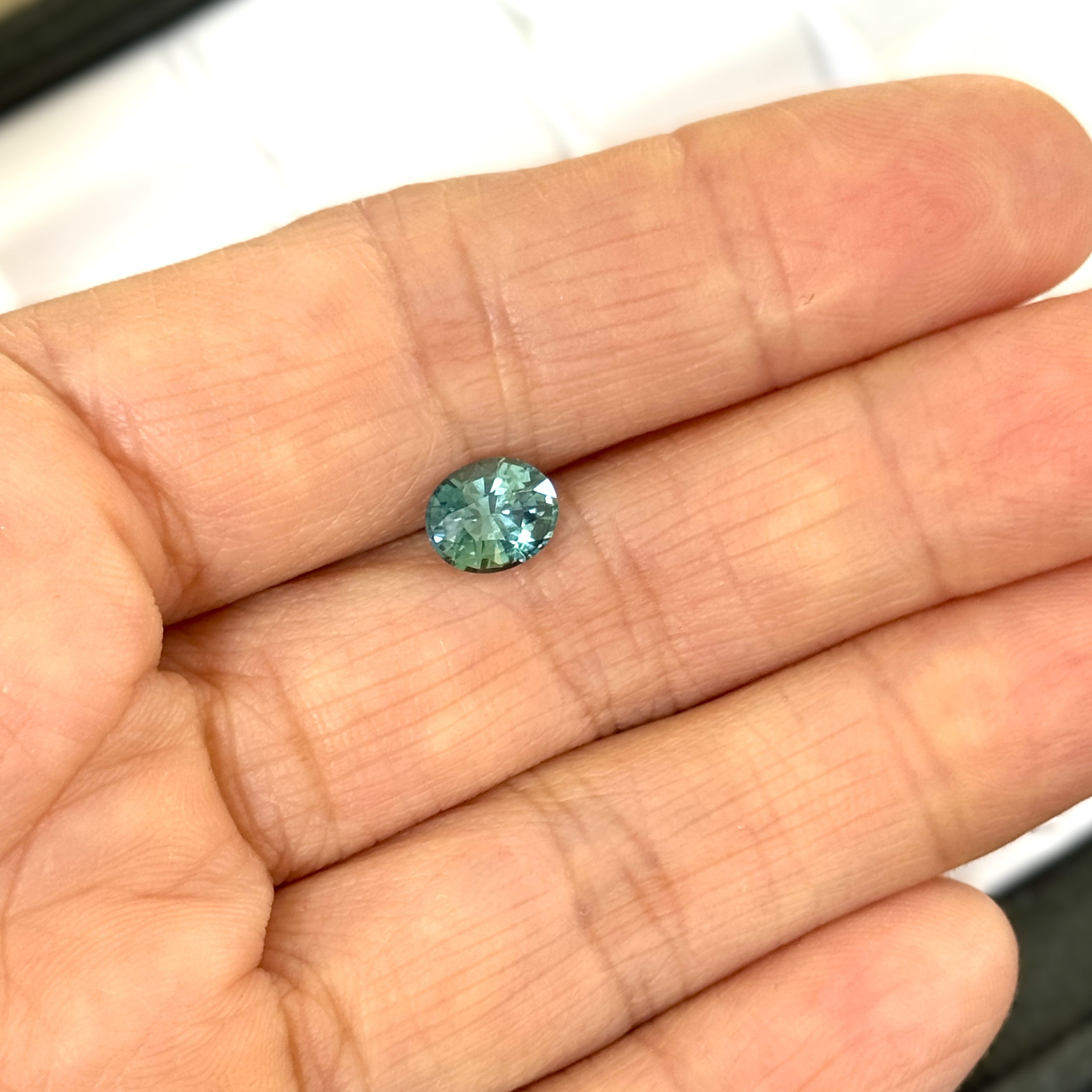 Green Sapphire 1.67ct Oval