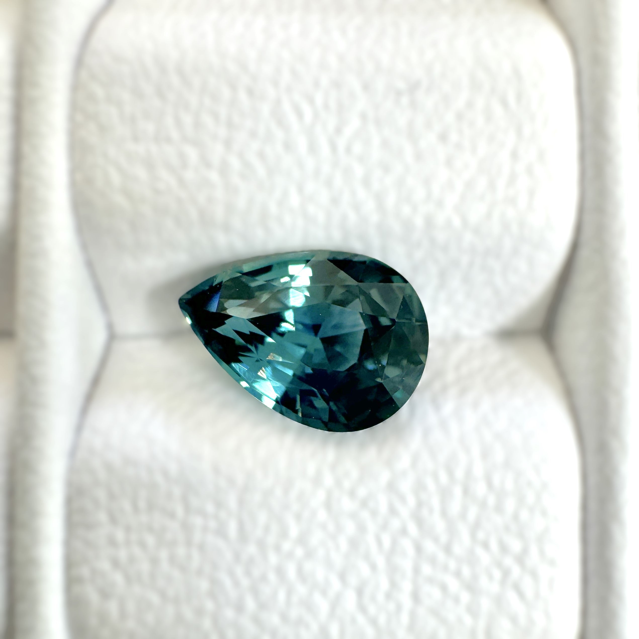 Green Sapphire 1.29ct Pear