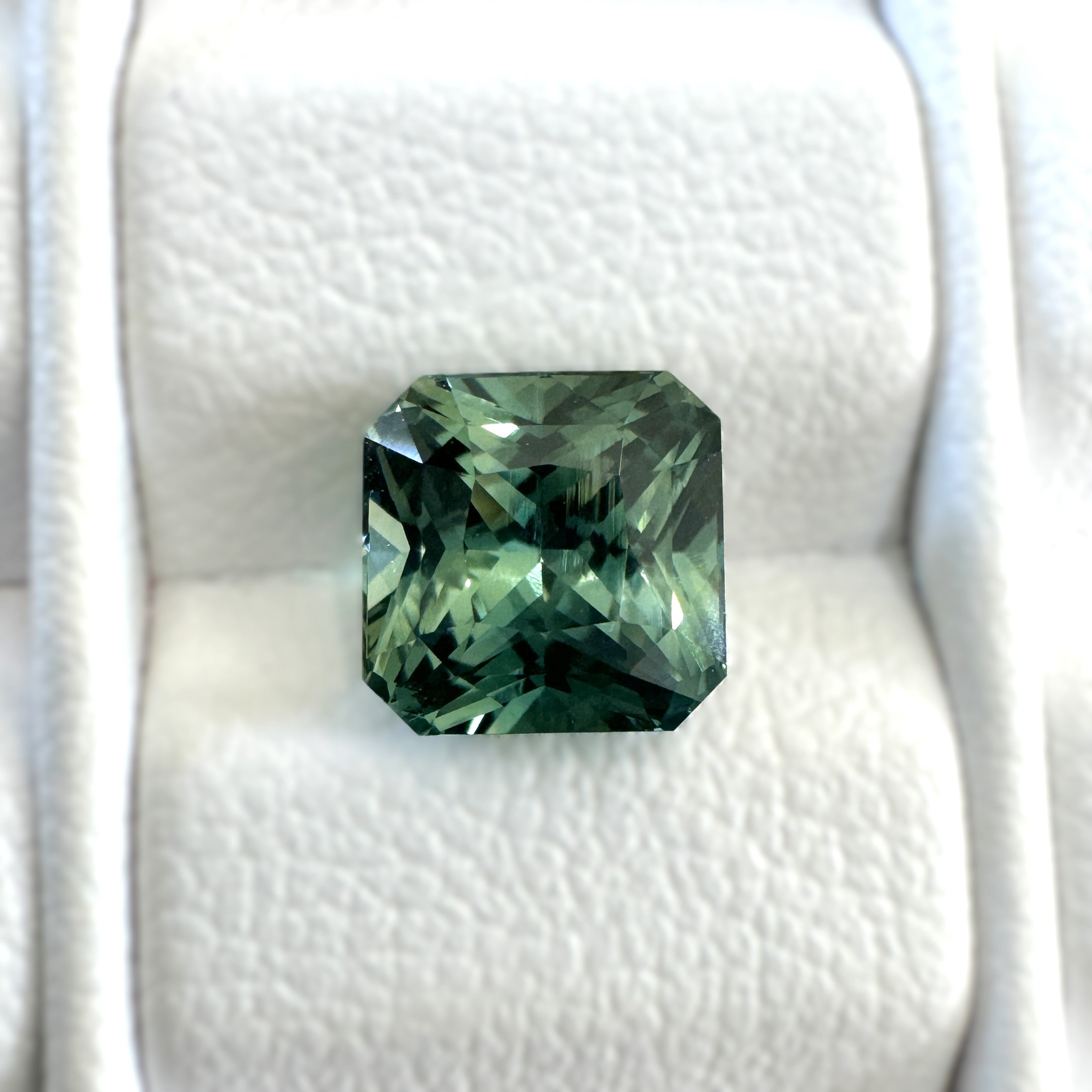 Green Sapphire 2.28ct Radiant