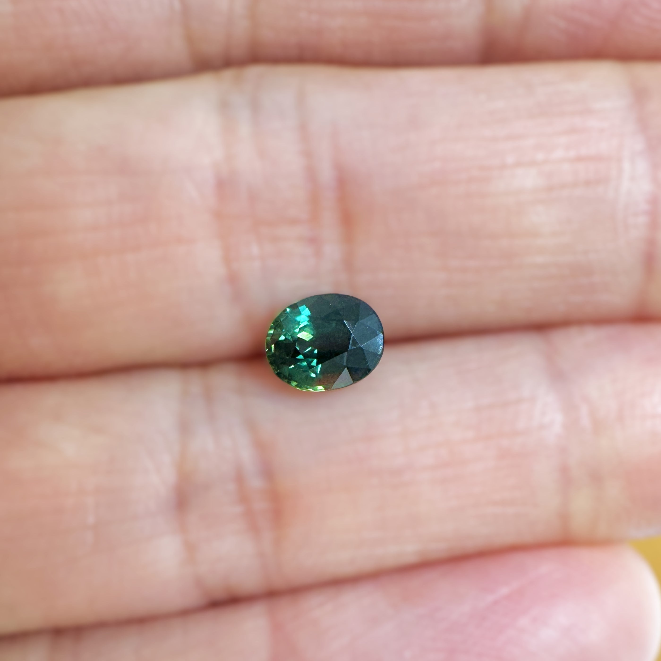 Green Sapphire 1.09ct Oval