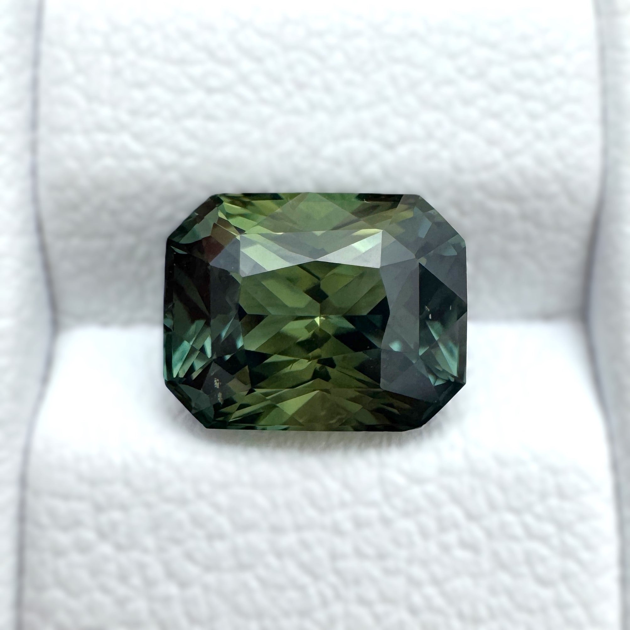 Green Sapphire 2.53ct Radiant