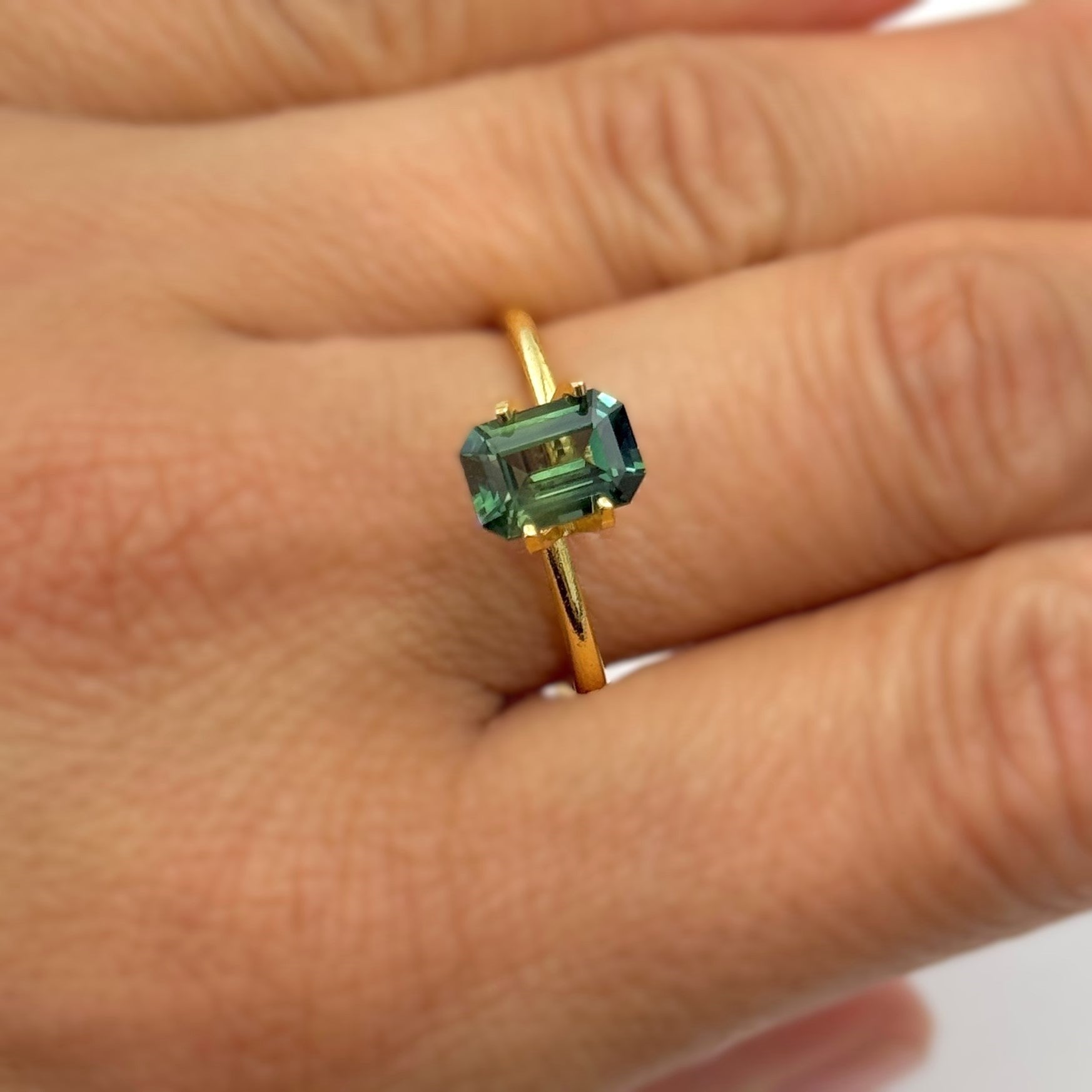 Green Sapphire 1.58ct Octagonal